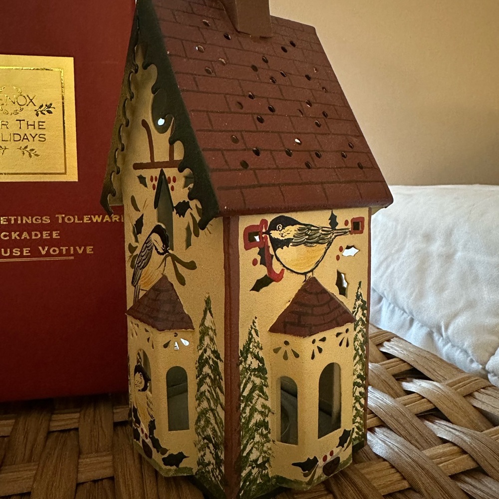 Lenox Winter Greetings Chickadee Votive - Green and Cream - Picture 3 of 3